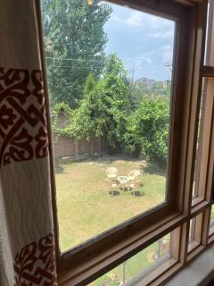 p&q's guest house - 8