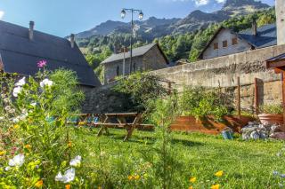 Chalet Rostaing - Incredible vaulted ceiling dining room and breathtaking garden - 7
