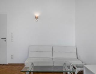 Spacious 7BR Apartment Near Hauptbahnhof - 5