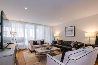 The Monochrome Suite at Ryedale House - Free Parking - 9