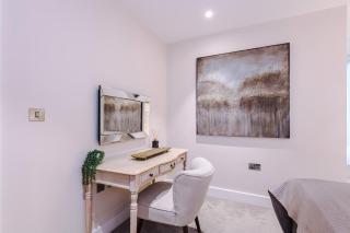The Monochrome Suite at Ryedale House - Free Parking - 1
