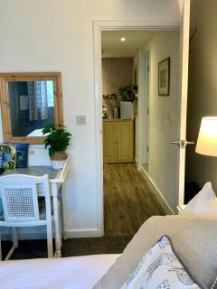 Private small double with ensuite & parking in central Bridport - 3