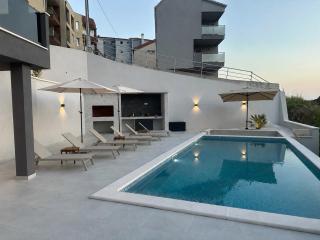 Blue Sunset, Apartment with Pool,Terace & Stunning Views - 7