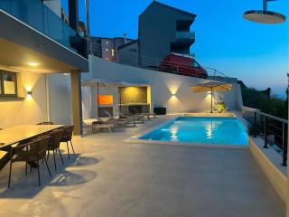 Blue Sunset, Apartment with Pool,Terace & Stunning Views - 4