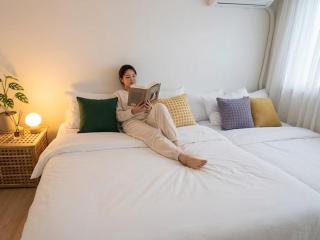 Korean life, dressing room, 3 beds, 8 minutes to the station, long-term stay, airport bus, washing machine, dryer, Yeouido - 6