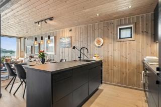 Exclusive holiday home with fantastic views at sommarøy - 4