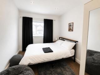 Luxury Comfort Guest House - 8