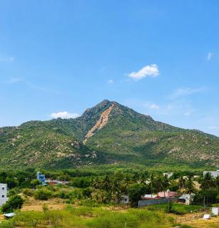 ArunaRamana Hillviews AC Homes And Rooms - 1