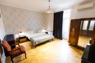 3-Bedroom Antique Apartment - City Center - 0