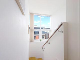 Deluxe Two Bed Apartment with River & City View - London - 5