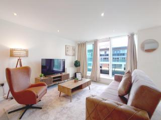 Deluxe Two Bed Apartment with River & City View - London - 0