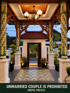 Rumah Jawa Guest House (Syariah) - 9