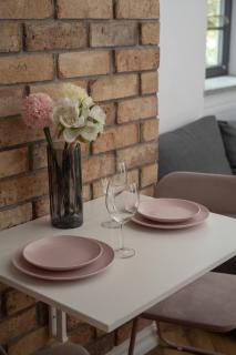 Stylish Apartment with a Desk and 2 Bedrooms in Wrocław by Noclegi Renters - 3
