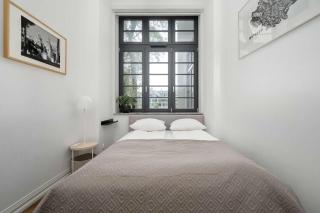 Stylish Apartment with a Desk and 2 Bedrooms in Wrocław by Noclegi Renters - 9