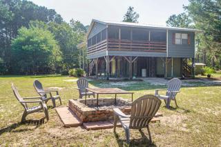 Fishing Pond & Screened Deck 'Mourning Dove Lodge' - 0