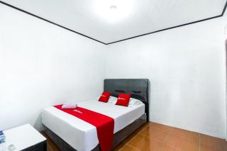 RedDoorz near Pantai Ujung Genteng 2 - 1