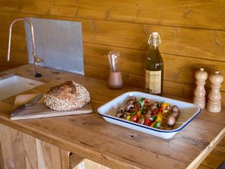 Simple Basketmakers Hut Cabin for Two - 6
