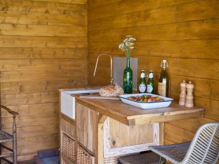 Simple Basketmakers Hut Cabin for Two - 3
