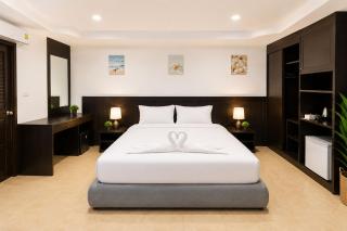 Charming Guest Room in Central Pa Tong, Thailand - 9