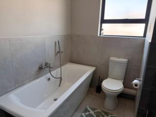 Modern 3-Bedroom Executive Retreat - 5