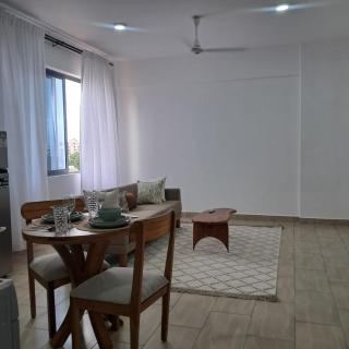 Modern 1 Bedroom Apartment on 6th Floor with City Views - 4