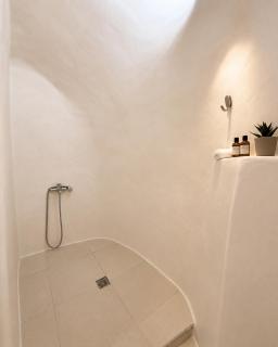 Heart of Santorini - Fira Cave Suites - 4