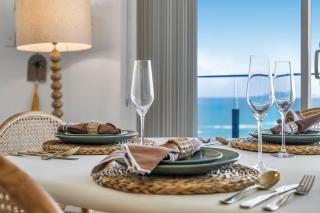2BR High-Rise Broadbeach Ocean View Oasis - 2