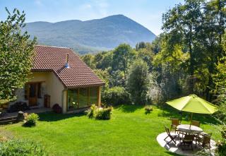 Maison charmante à Gembrie + Piscine partagée & vue montagne - 1