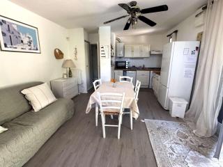 Villa mitoyenne T3 avec piscine et parking - FR-1-607-49 - 4