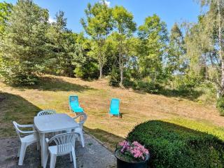 Grande maison en pierres avec jardin, proche d'un bourg médiéval, animaux acceptés - FR-1-582-161 - 2