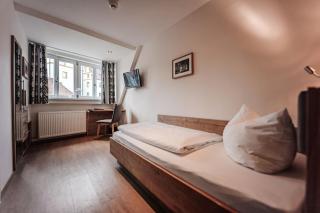 Hotelgasthof Bayerischer Hof - 4
