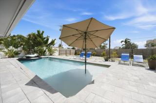 Siesta Beach Getaway with Heated Pool - 0