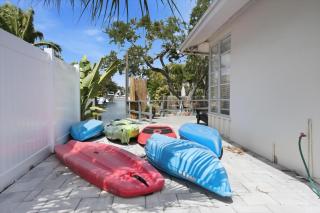 Siesta Beach Getaway with Heated Pool - 4