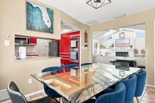 Siesta Beach Getaway with Heated Pool - Siesta Key - 3