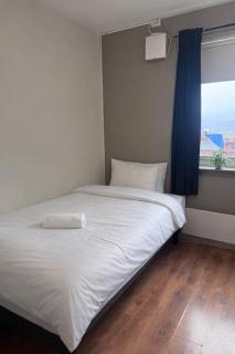 Comfortable, private room with keypad lock - P Apartments - 5