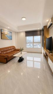 The Manor - Quiet, Comfortable & Central Studio with Pool Access - 4