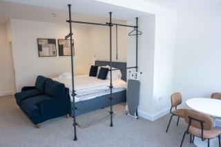 Modern Studio Near Torquay Harbour Sleeps 4 - 8