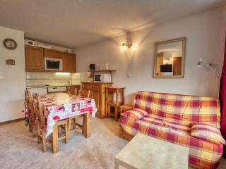 Charmant appartement 6 pers, balcon avec vue montagne, confort moderne, non-fumeur - FR-1-642-32 - 0