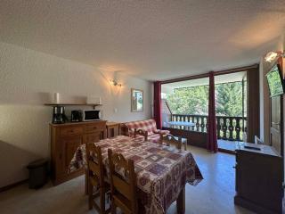 Charmant appartement 6 pers, balcon avec vue montagne, confort moderne, non-fumeur - FR-1-642-32 - 1