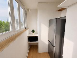 Large, bright apartment with balcony, 4 bedrooms - 5