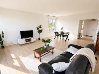 Large, bright apartment with balcony, 4 bedrooms - 9