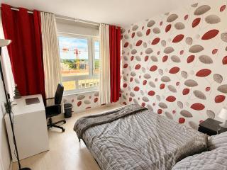 Large, bright apartment with balcony, 4 bedrooms - 1