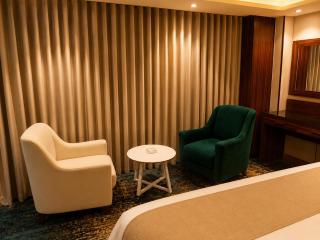 IQ Hotel alhamra فندق اي كيو الحمراء - 8