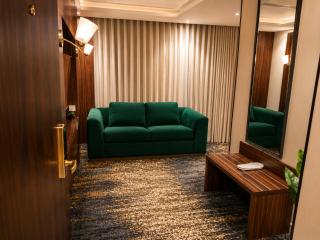 IQ Hotel alhamra فندق اي كيو الحمراء - 2