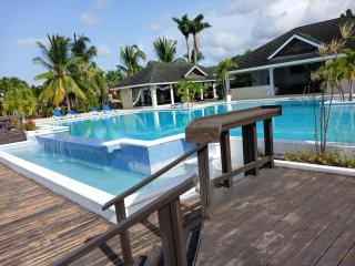Serene Family-friendly Home With Pool & Gym - 2