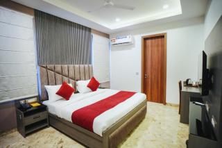 Haris Court- Cyber Hub - 3
