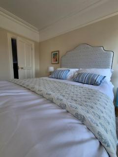 Large luxurious home in central location - 8