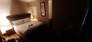 Modern spacious 3 Bedroom House in Birmingham - 9