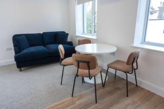 Spacious Studio Near Torquay Harbour - Sleeps 5 - 9