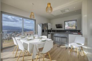 Wooden Villa 4 - 5